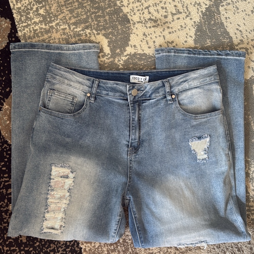 Coco Y Club Est.1995 Women's Jeans Sz. 13/14 stunning jeans with sparkle.